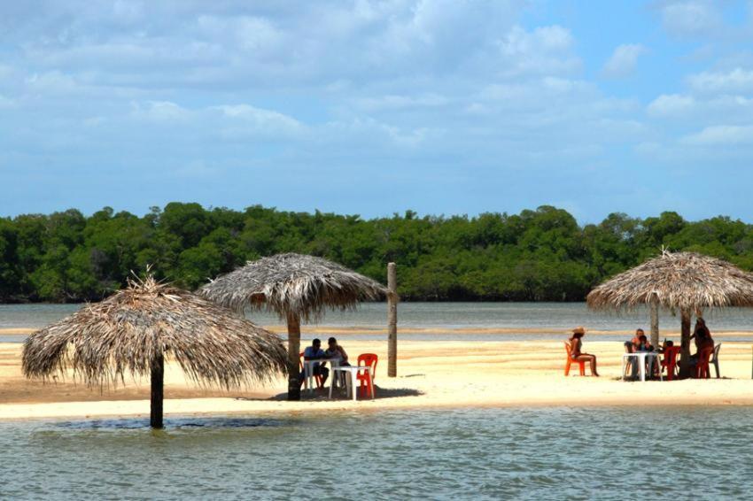 Oceano Azul Hospedagens A 50 M Da Orla-Passarela Do Caranguejo Vila Aracaju Exterior foto